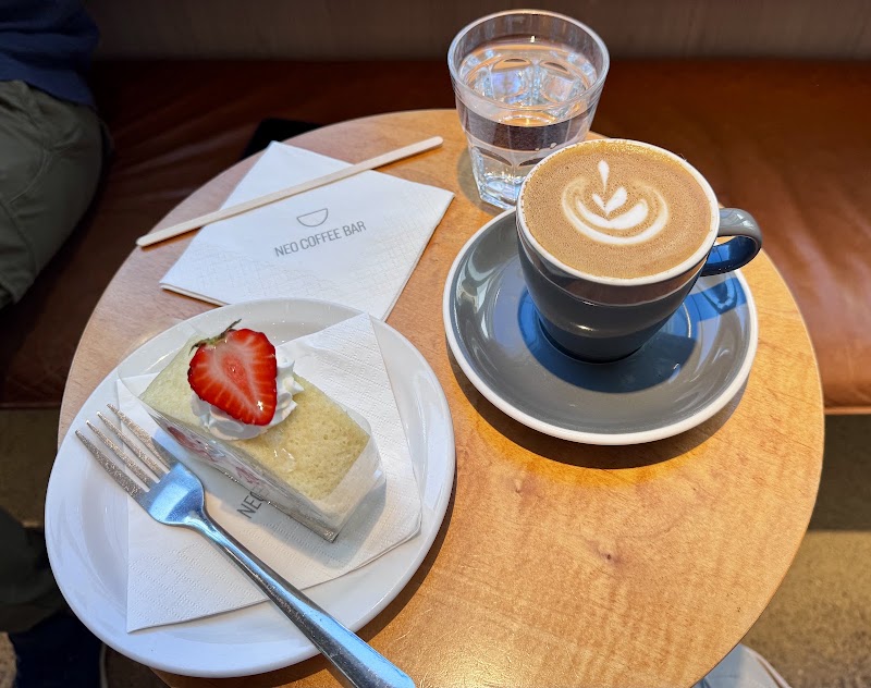 NEO COFFEE BAR KING X SPADINA